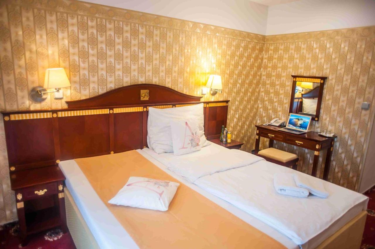 Hotel Tommy Wellness & Spa Náchod Dış mekan fotoğraf