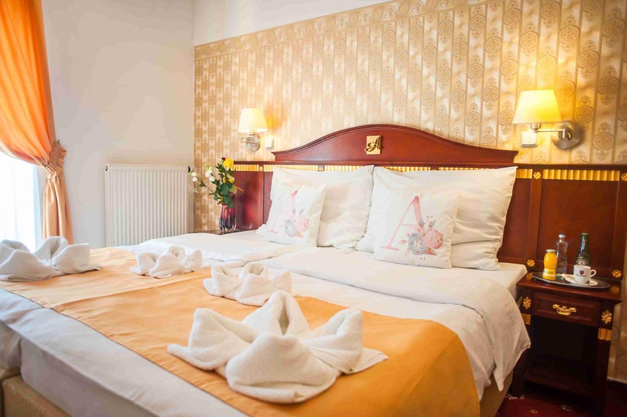Hotel Tommy Wellness & Spa Náchod Dış mekan fotoğraf