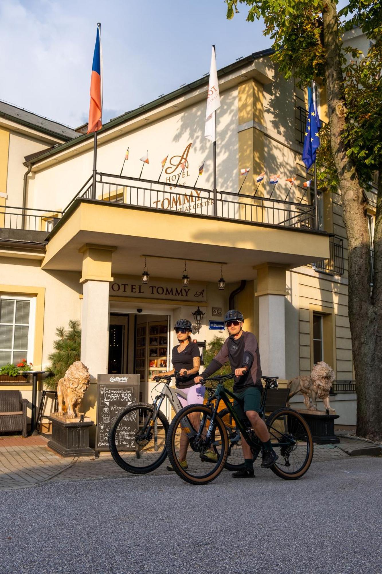 Hotel Tommy Wellness & Spa Náchod Dış mekan fotoğraf