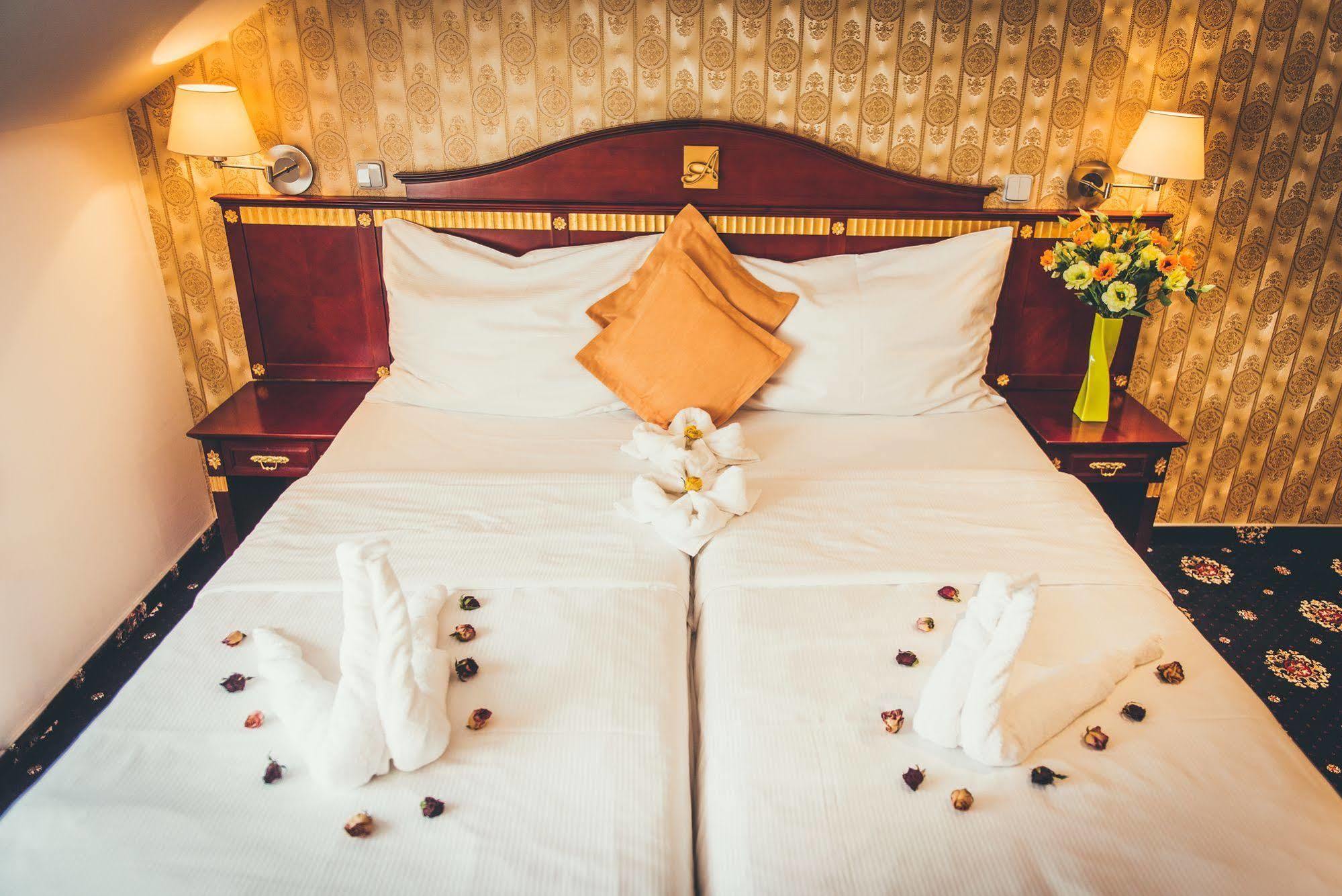 Hotel Tommy Wellness & Spa Náchod Dış mekan fotoğraf